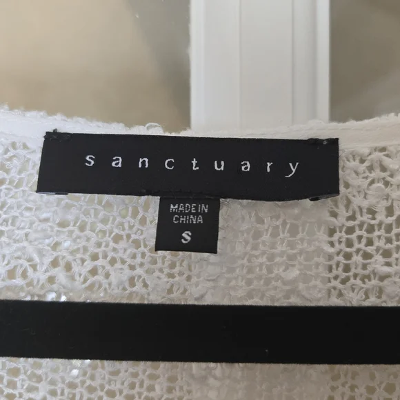 Lightweight White Sweater with Textured Design - Picture 3 of 7